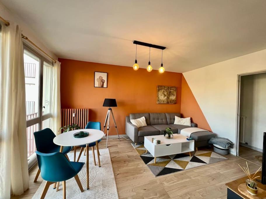 Le P'Tit Anatole - Joli T2 Avec Parking Apartment Poitiers Bagian luar foto