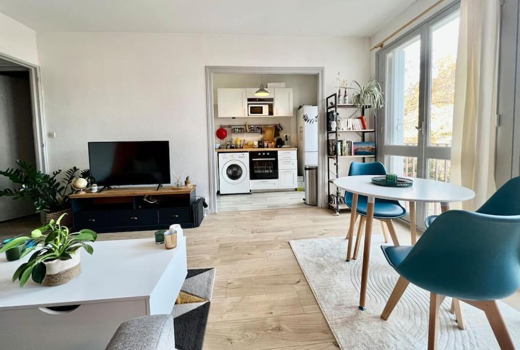 Le P'Tit Anatole - Joli T2 Avec Parking Apartment Poitiers Bagian luar foto