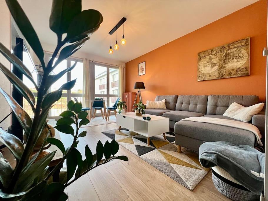 Le P'Tit Anatole - Joli T2 Avec Parking Apartment Poitiers Bagian luar foto