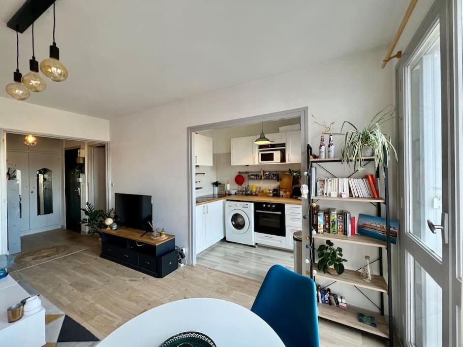 Le P'Tit Anatole - Joli T2 Avec Parking Apartment Poitiers Bagian luar foto