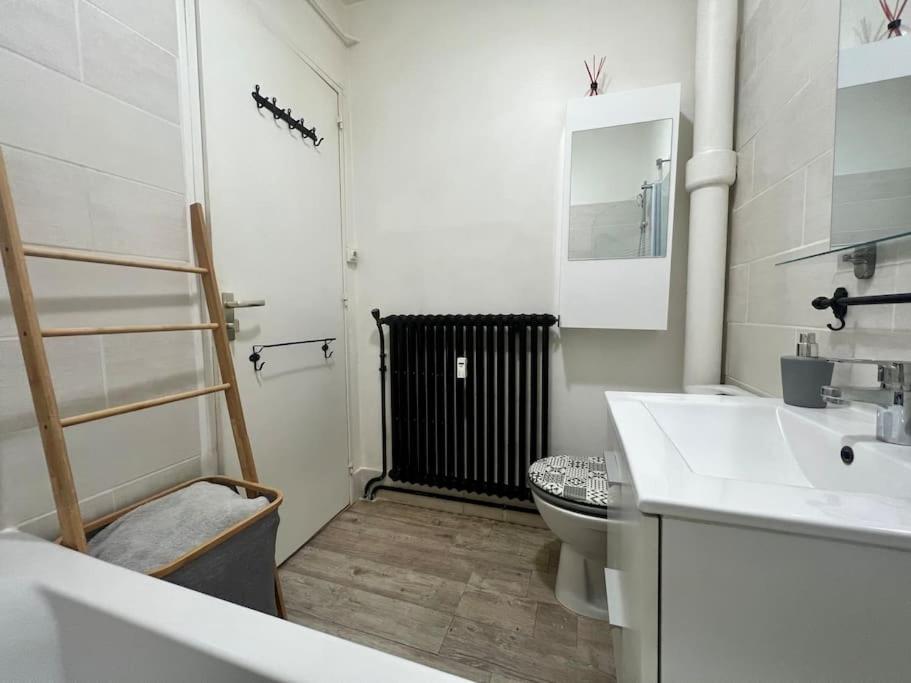 Le P'Tit Anatole - Joli T2 Avec Parking Apartment Poitiers Bagian luar foto